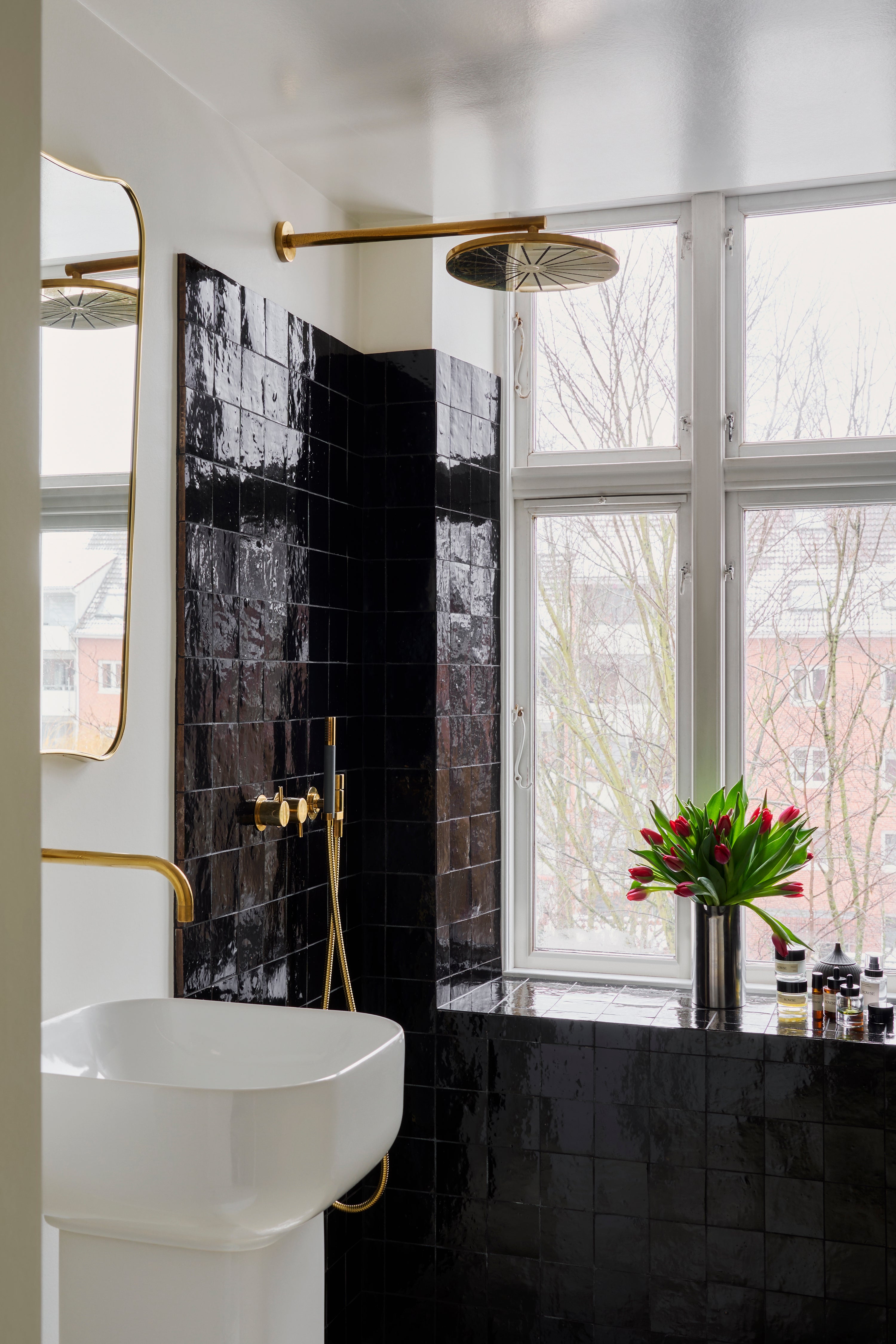 MU SE 07 Black Tile by Muller Van Severen