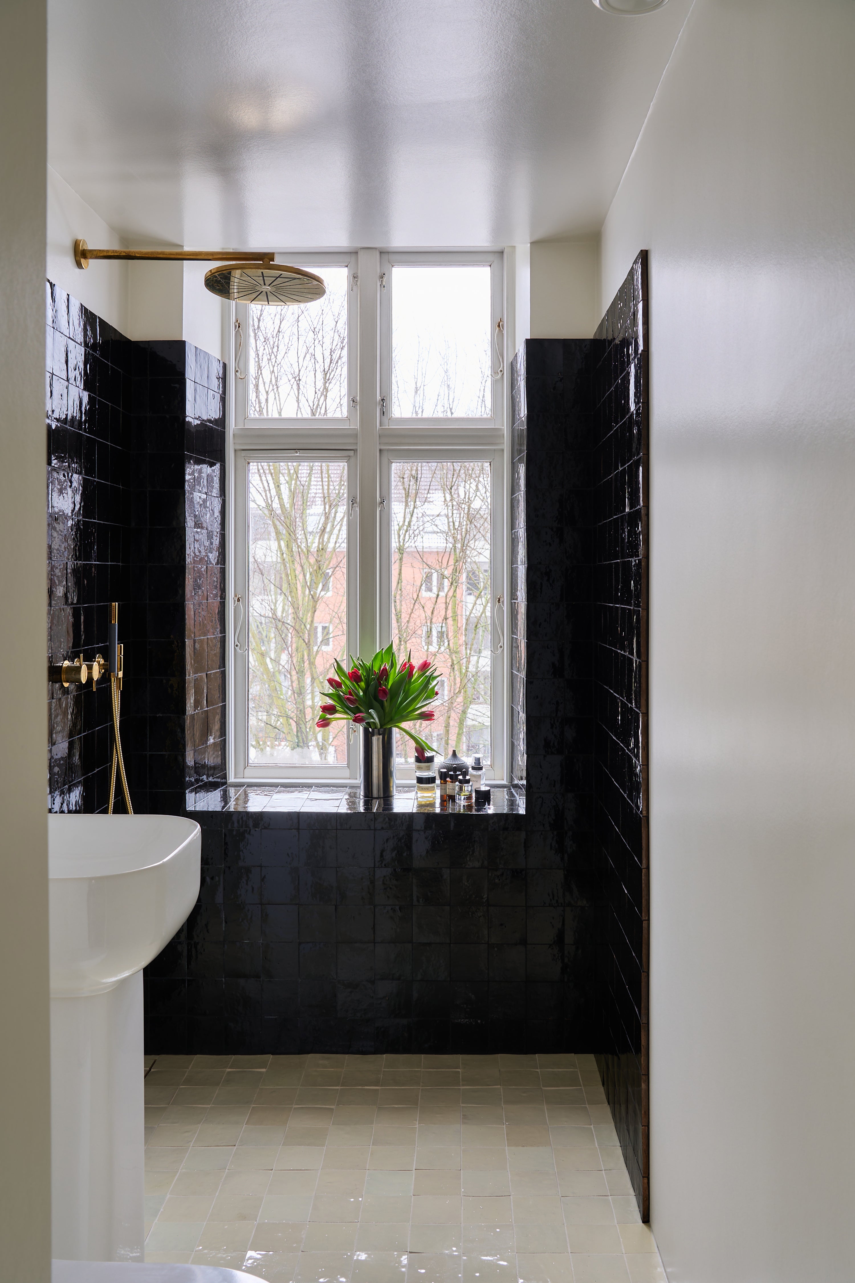 MU SE 07 Black Tile by Muller Van Severen