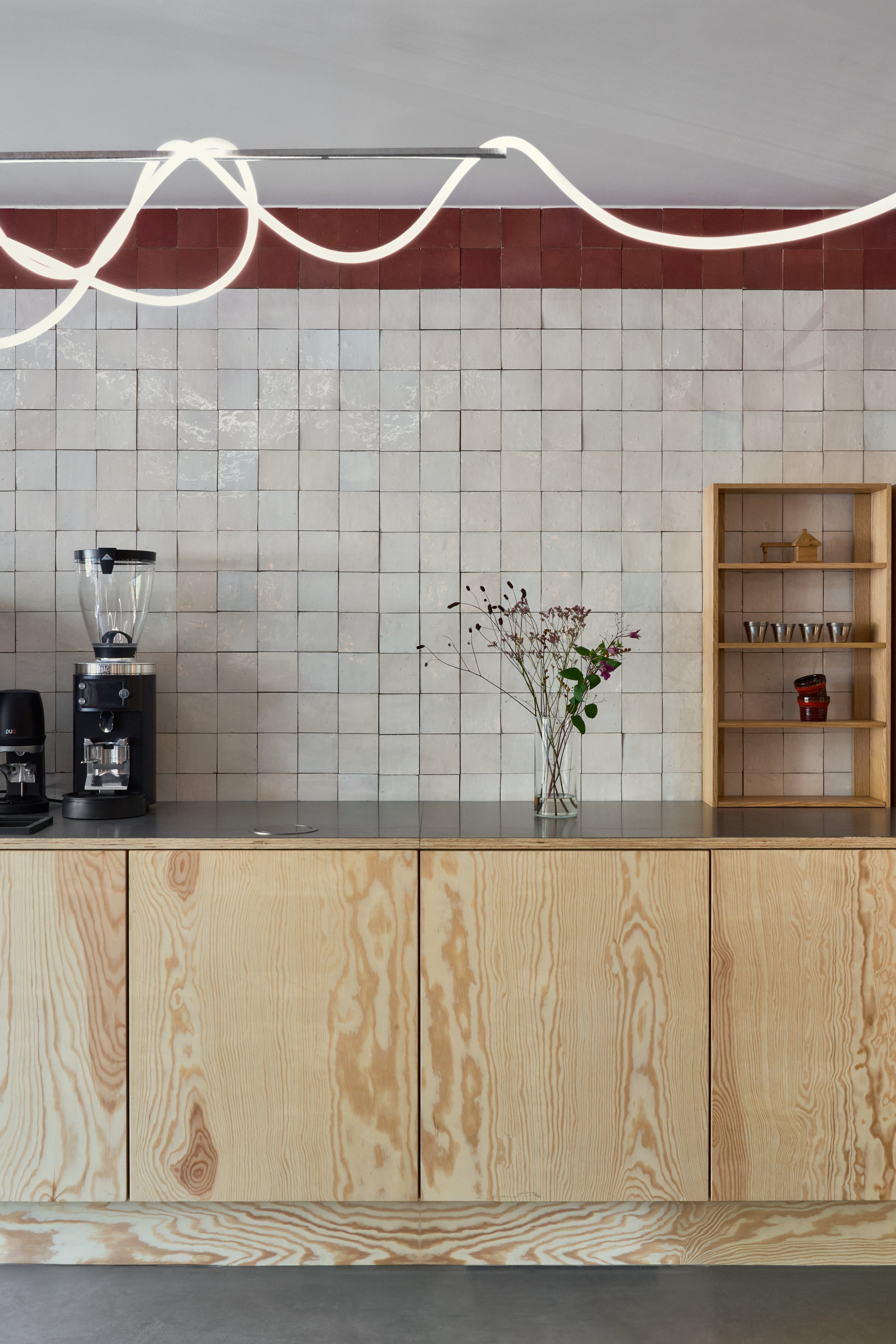 MU SE 09 Ivory Tile by Muller Van Severen